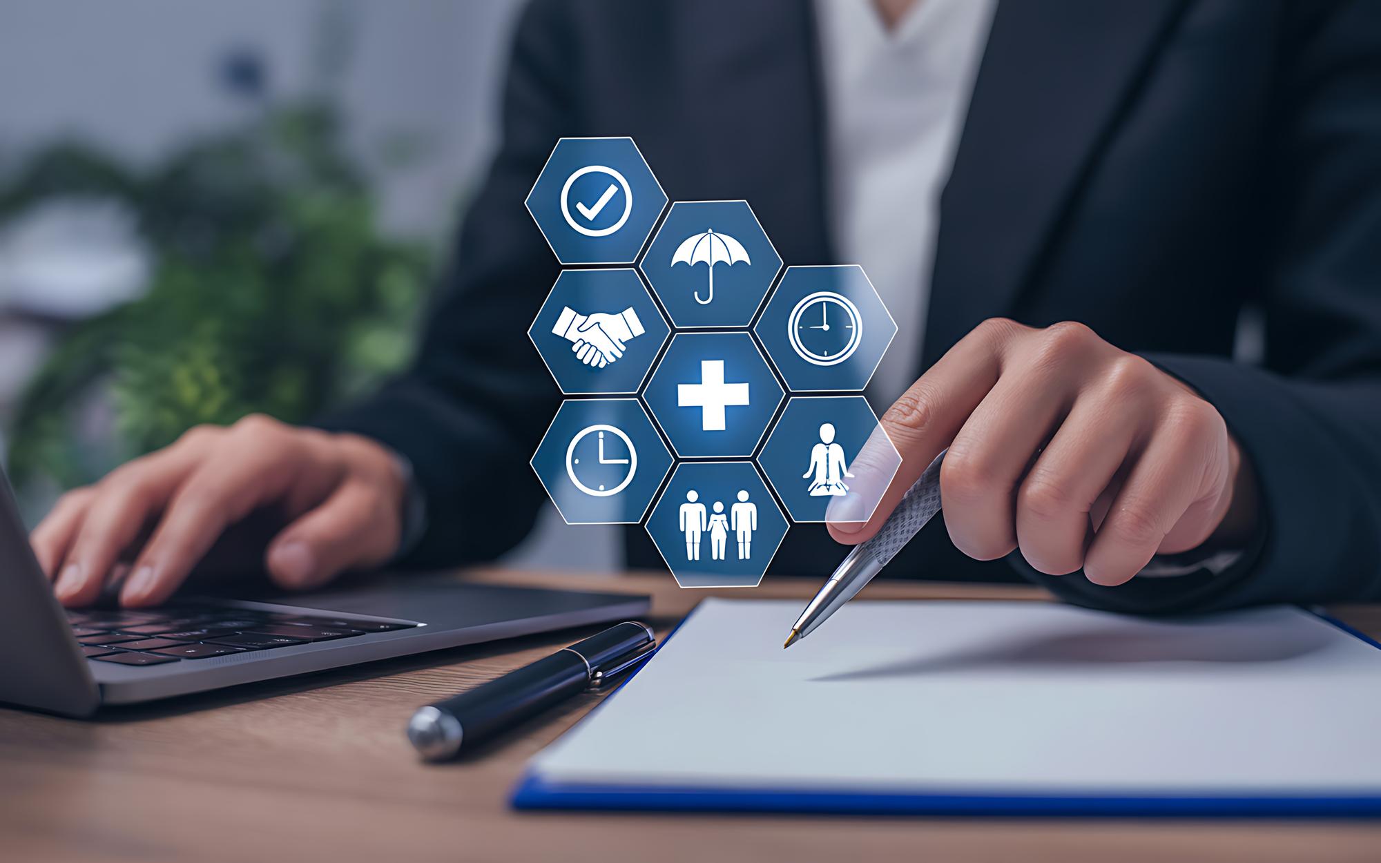 Profissional de Negócios com Interface Digital de Saúde e Seguros