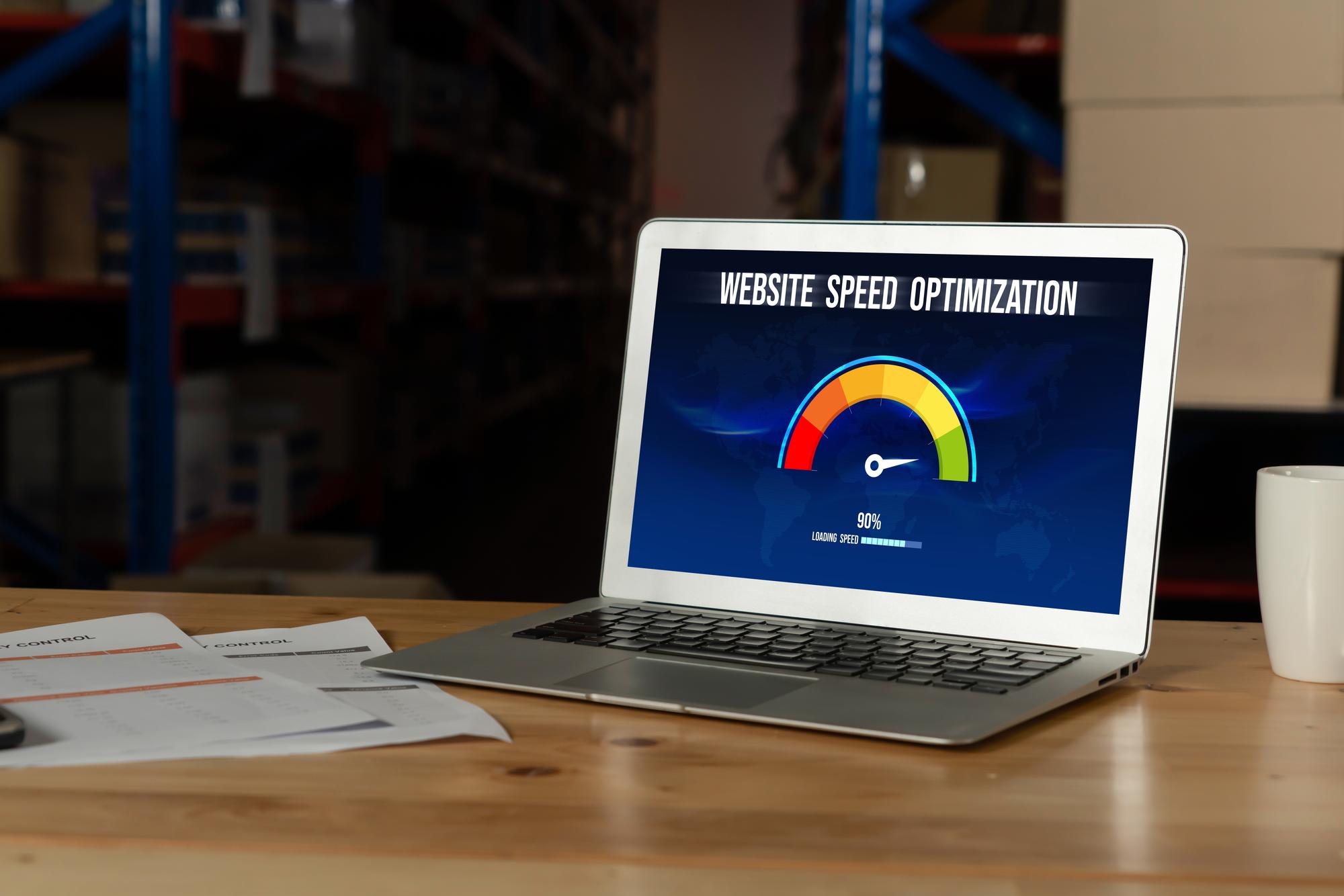 Dashboard de análise de dados de marketing mostrando métricas de performance e velocidade de carregamento em tons de roxo e cinza