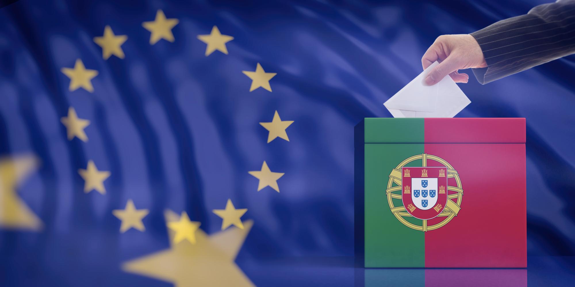 Mão inserindo um envelope em uma urna de bandeira de Portugal na ilustração 3d do fundo da bandeira da União Europeia